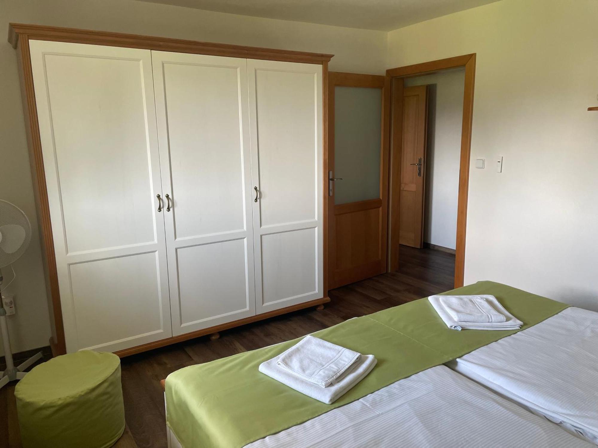 Farma Basarovi Hotel Prosecne Exterior photo